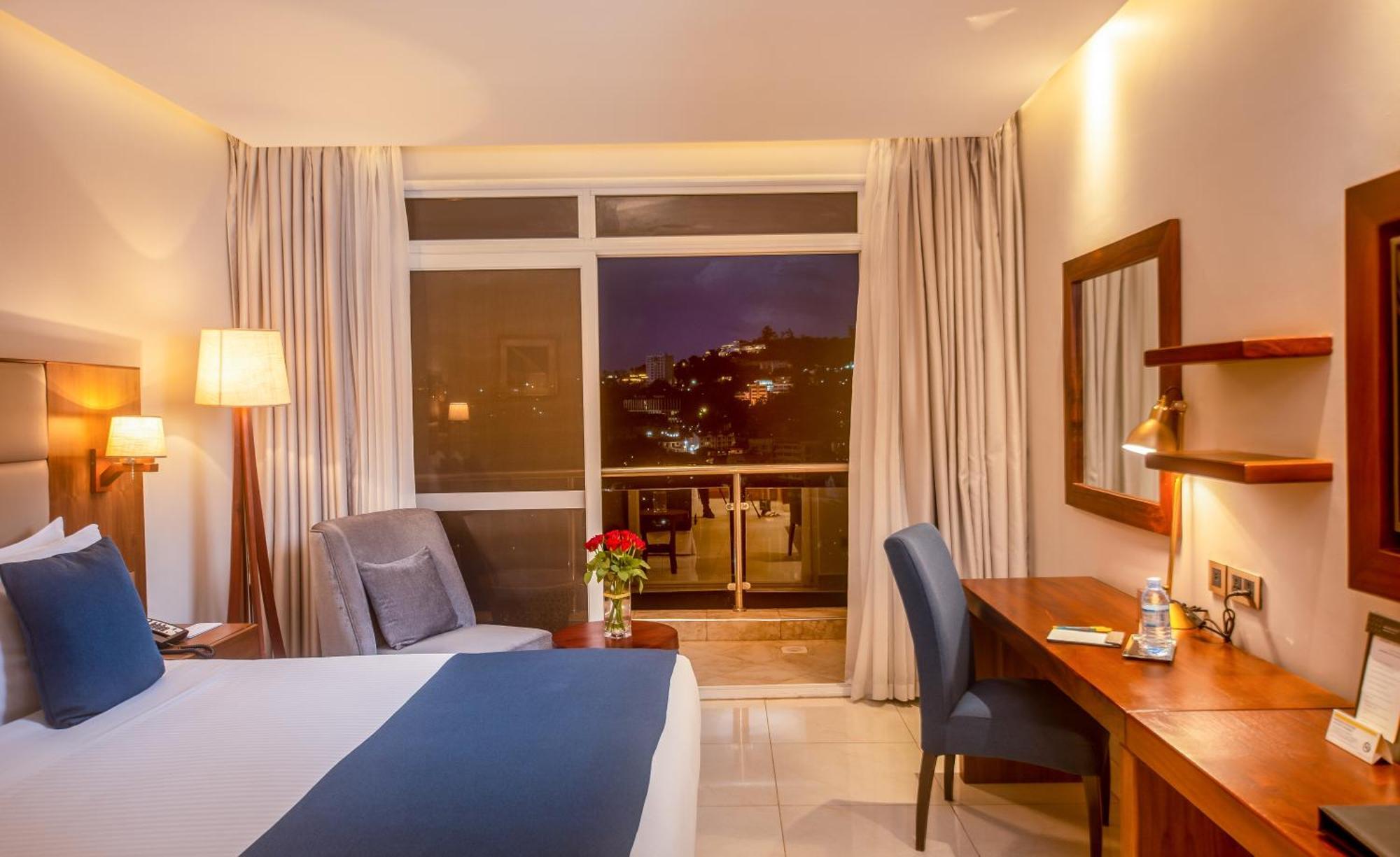 Golden Tulip Canaan Kampala Exterior foto