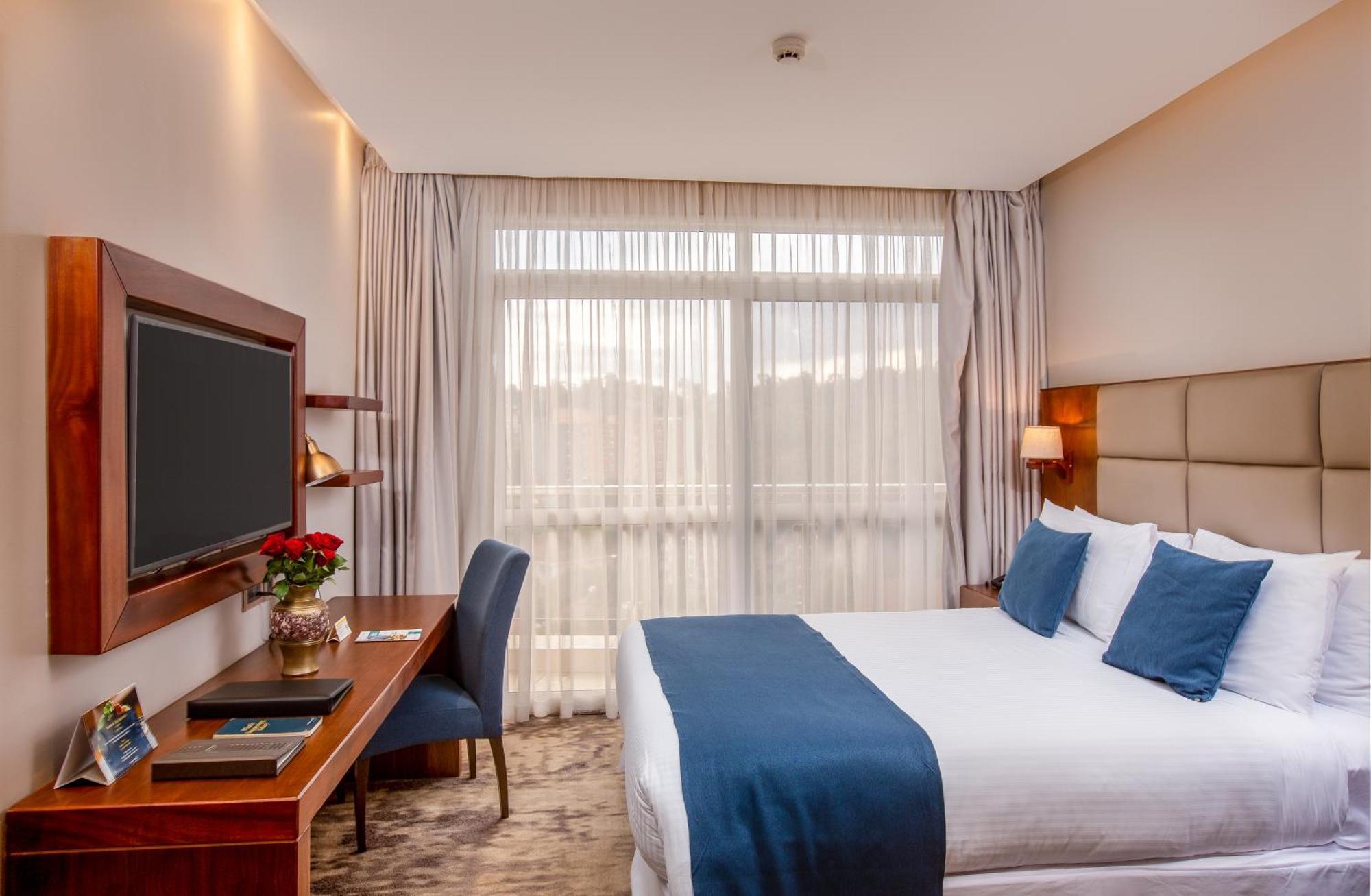 Golden Tulip Canaan Kampala Exterior foto